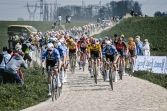 Cycliste sur le Paris Roubaix - Crédit Agricole 1re banque France particuliers professionnels institutions agriculture entreprise - Actualité Banque