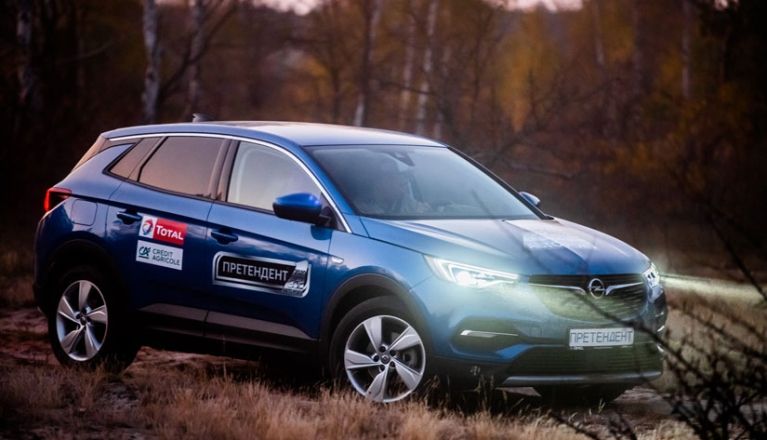 Credit Agricole Ukraine supports “Car of the Year” Award