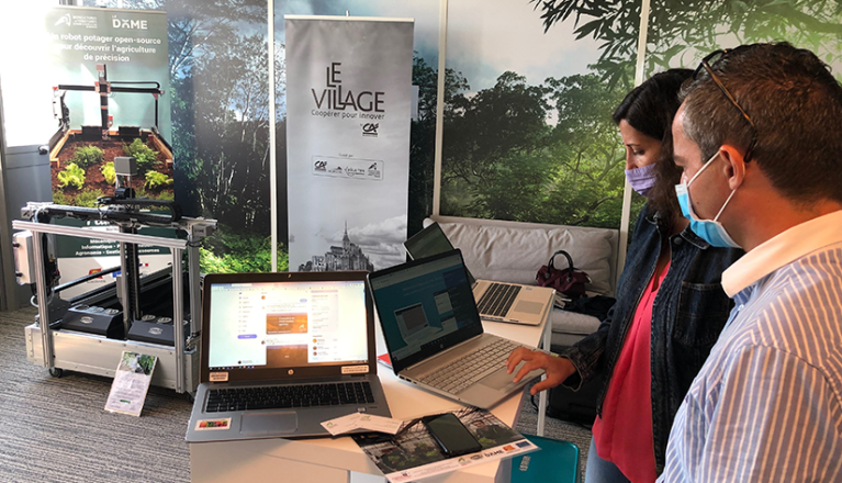 Le Village by CA Normandie cultive sa pépinière avec un Farmbot