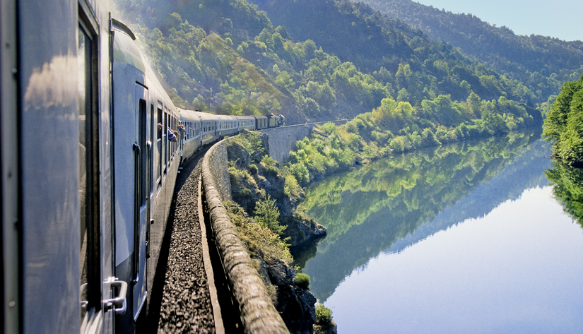 UNEXO fédère un pool d’investisseurs régionaux pour accompagner la création du Grand Tour, le  grand projet de train spectacle du Puy du Fou