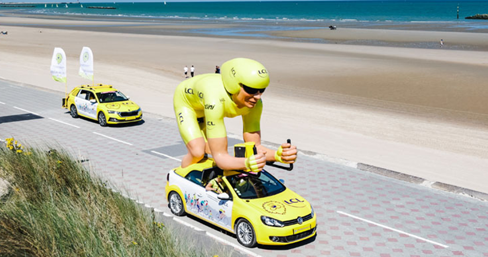 Tour de France : qui sont les caravaniers LCL ? - le credit lyonnais groupe banque credit agricole