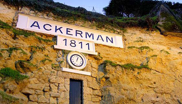 Les caves troglodytes de la maison Ackerman se situent à Saumur - credit agricole banque et groupe france